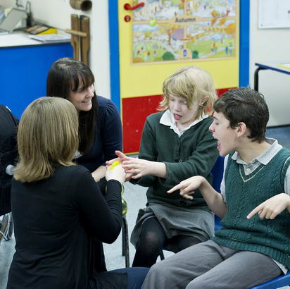 Positive behaviour in the classroom:
Two students and two teachers